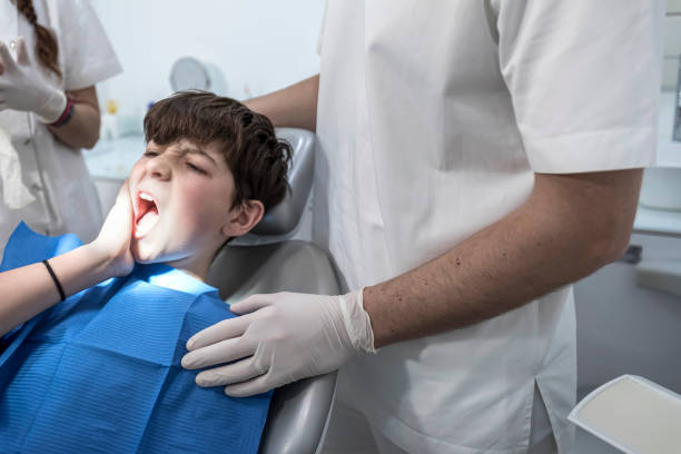 Best Dentist Open Late Near Me  in Masury, OH
